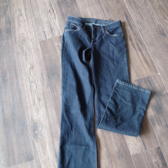 New Dark Blue Wrangler Women's Jean - Picture 3 of 7